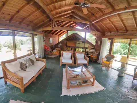 Casa 6 ambientes con 3 baños