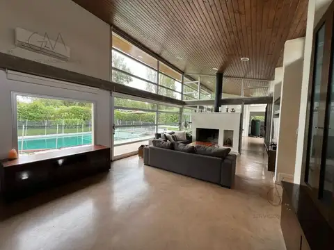 Casa en Alquiler en Rumenco, USD 2.400