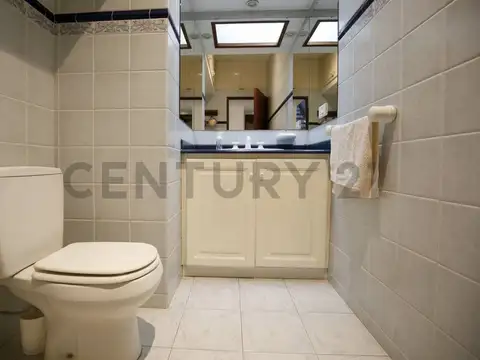 CASA EN VENTA EN GONNET DE 4 DORMITORIOS Y PILETA