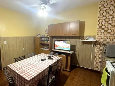 PH EN VENTA 2 AMBIENTES CON PATIO AMPLIO - POMPEYA
