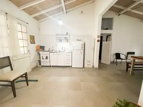 VENTA CASA 2 DORMITORIOS Y PILETA - JORGE NEWBERY