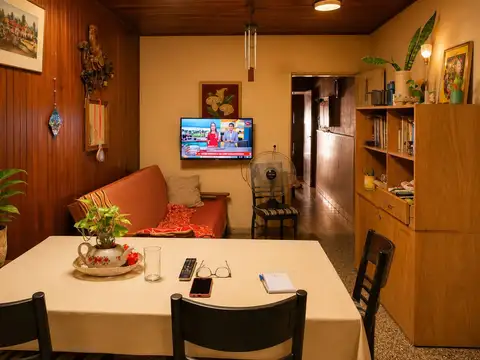 Casa 6 ambientes con 1 baño