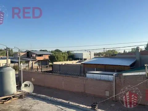 Galpon   con casa en venta en centenario