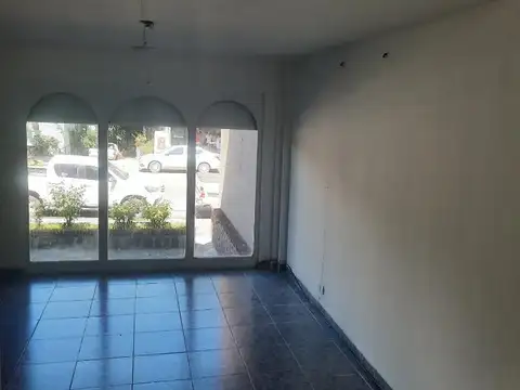 Local  mas Baulera en Av. Belgrano 41