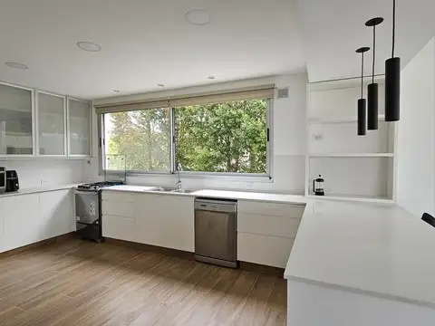 Casa 5 ambientes con 5 baños