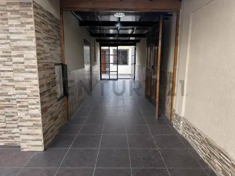 Gomenzoro 2400, Piso 0