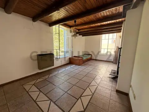 Departamento de 2 Dormitorios Sobre Avenida 1