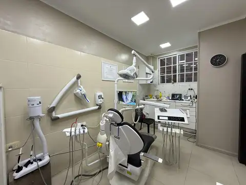 Casa 6 ambientes con 2 baños