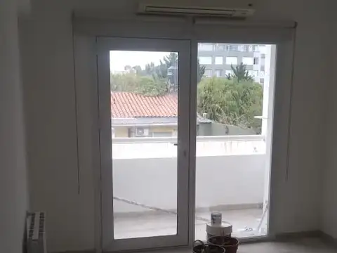 La Rioja 900, Piso 2