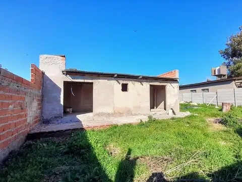 Casa 3 ambientes con 1 baño