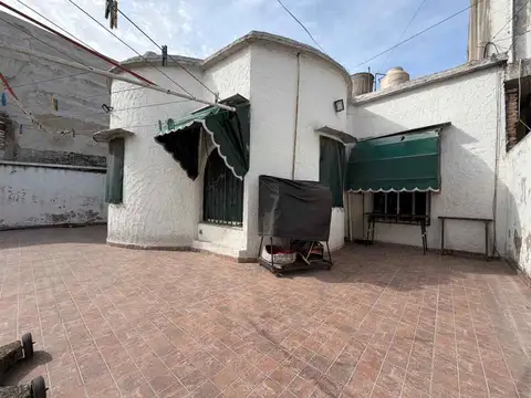 Ph tipo casa  4 ambientes con parque Villa Tesei.