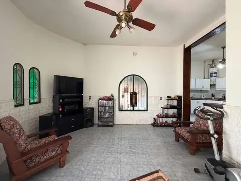 Ph tipo casa  4 ambientes con parque Villa Tesei.