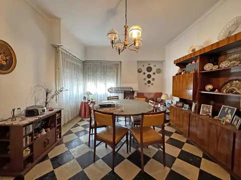 Casa - Venta - Argentina, Morón - MARTIN IRIGOYEN 700