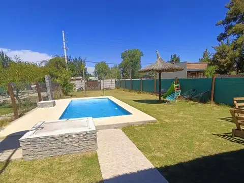 Lote con piscina, quincho, baño y escritura
