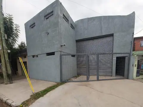 EXCELENTE GALPON DE 350M2 CON OFICINAS