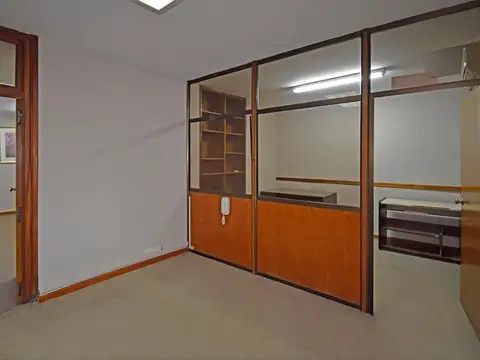 Avenida Hipólito Yrigoyen 900