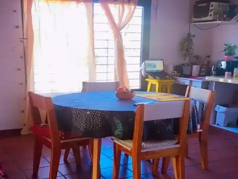 Casa 2 ambientes con 1 baño