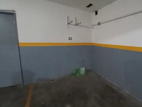 VENTA COCHERA FIJA Y CUBIERTA DOBLE EN BELGRANO PB