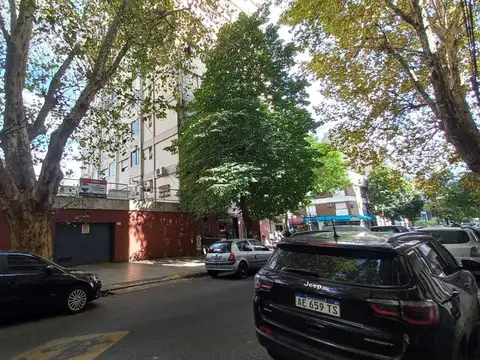 VENTA COCHERA FIJA Y CUBIERTA DOBLE EN BELGRANO PB
