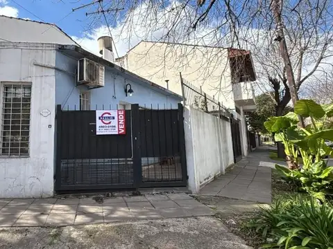 PH DE 2 AMBIENTES EN PLANTA BAJA AL FRENTE CON PATIO EN CARAPACHAY