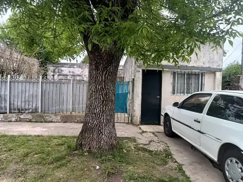 Casa en Venta calle 145 Nº 439 e/ 61 y 62 Los Hornos