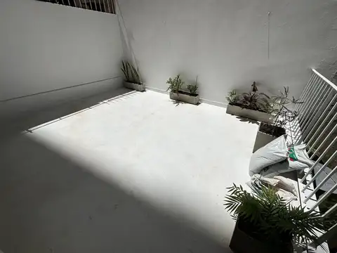 Av. rivadavia 3900, Piso 1