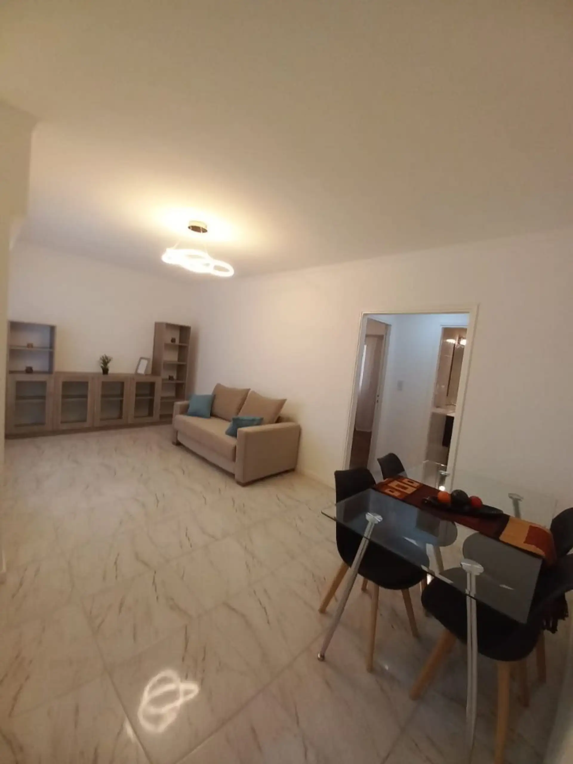 Departamento 2 Ambientes Reciclado y Amoblado. Brown 2300. Plaza Mitre