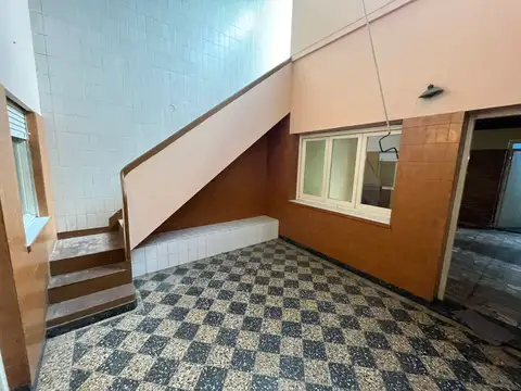 PH 3 AMBIENTES PLANTA BAJA AL FRENTE CON PATIO SIN EXPENSAS