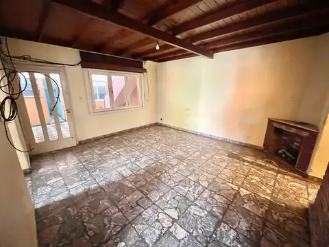 PH 3 AMBIENTES PLANTA BAJA AL FRENTE CON PATIO SIN EXPENSAS