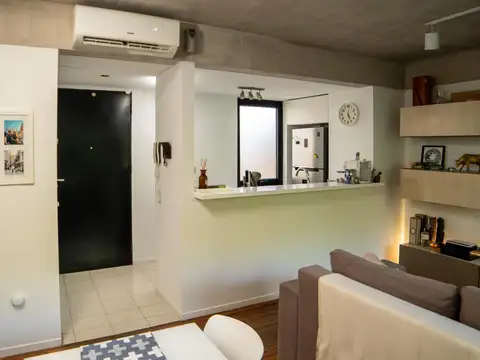 M Pedraza 3800, Piso 2