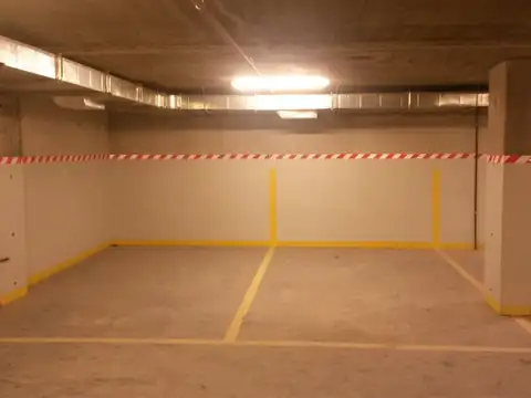 Cocheras en Segundo Subsuelo, baño, doble rampa, ascensor, seguridad 24hs, pool de renta