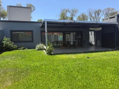 Casa en Venta en Mansos Tierra Del Sur, USD 250.000