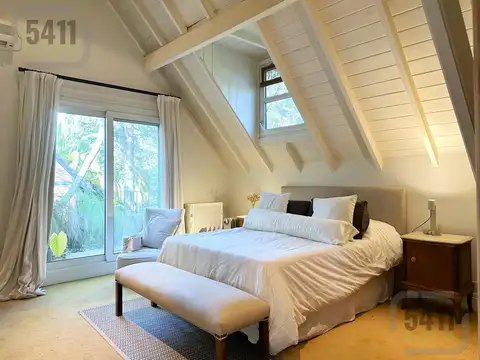Casa 5 ambientes con 4 baños