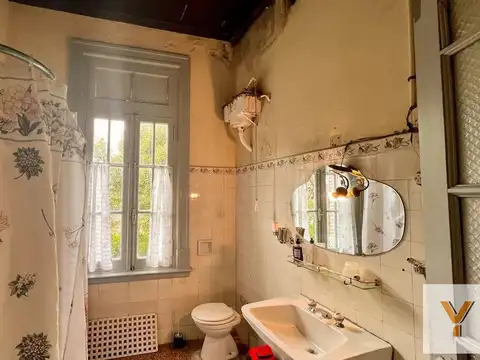 Casa en venta - 8 Dormitorios 4 Baños - 2.920Mts2 - Quequén, Necochea