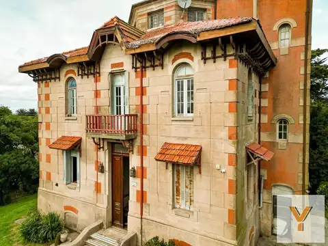 Casa en venta - 8 Dormitorios 4 Baños - 2.920Mts2 - Quequén, Necochea