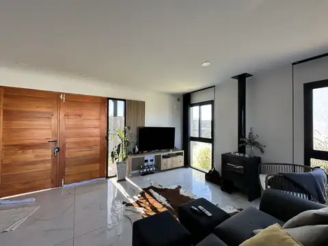 Casa en Venta en Funes, USD 299.000