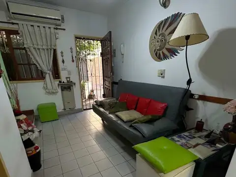 Depto Tipo Casa 2 ambientes con 1 baño