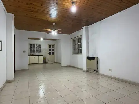 Casa 3 ambientes con 1 baño