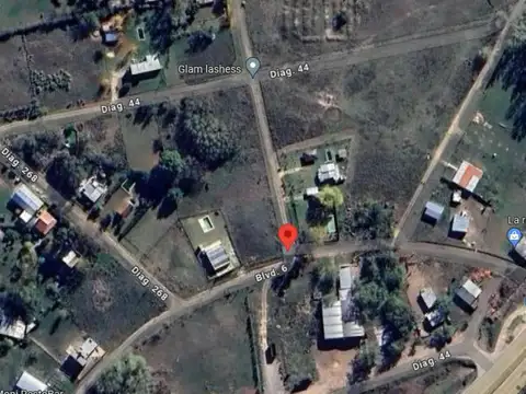 Casa en venta - 2 Dormitorios 2 Baños - 750Mts2 - Etcheverry, La Plata