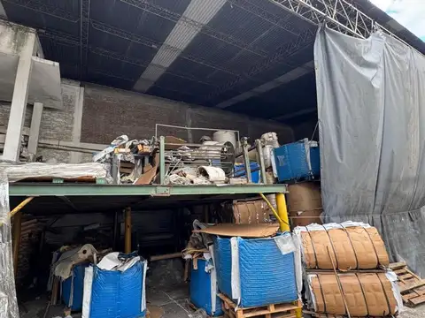 Galpon muy amplio en Boulogne