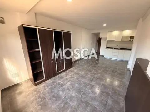 Monoambiente en alquiler Moreno centro