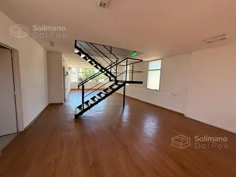 Oficina en Alquiler al Norte