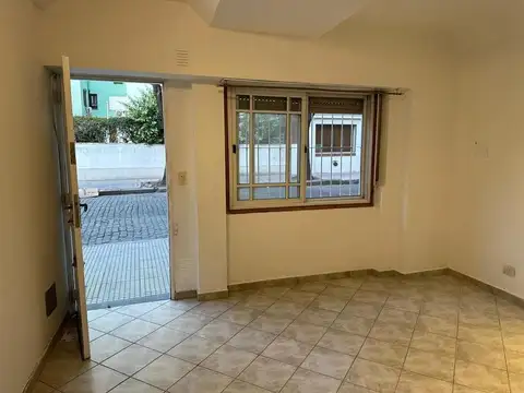 Depto Tipo Casa 2 ambientes con 1 baño