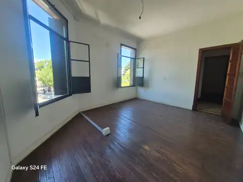 Oficina 4 amb- 1er piso-Fte a estación- Lanús O