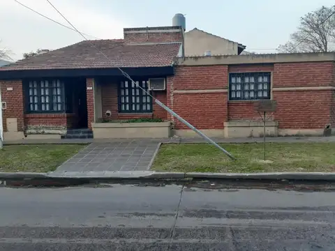 Venta casa americana a reciclar Ituzaingo