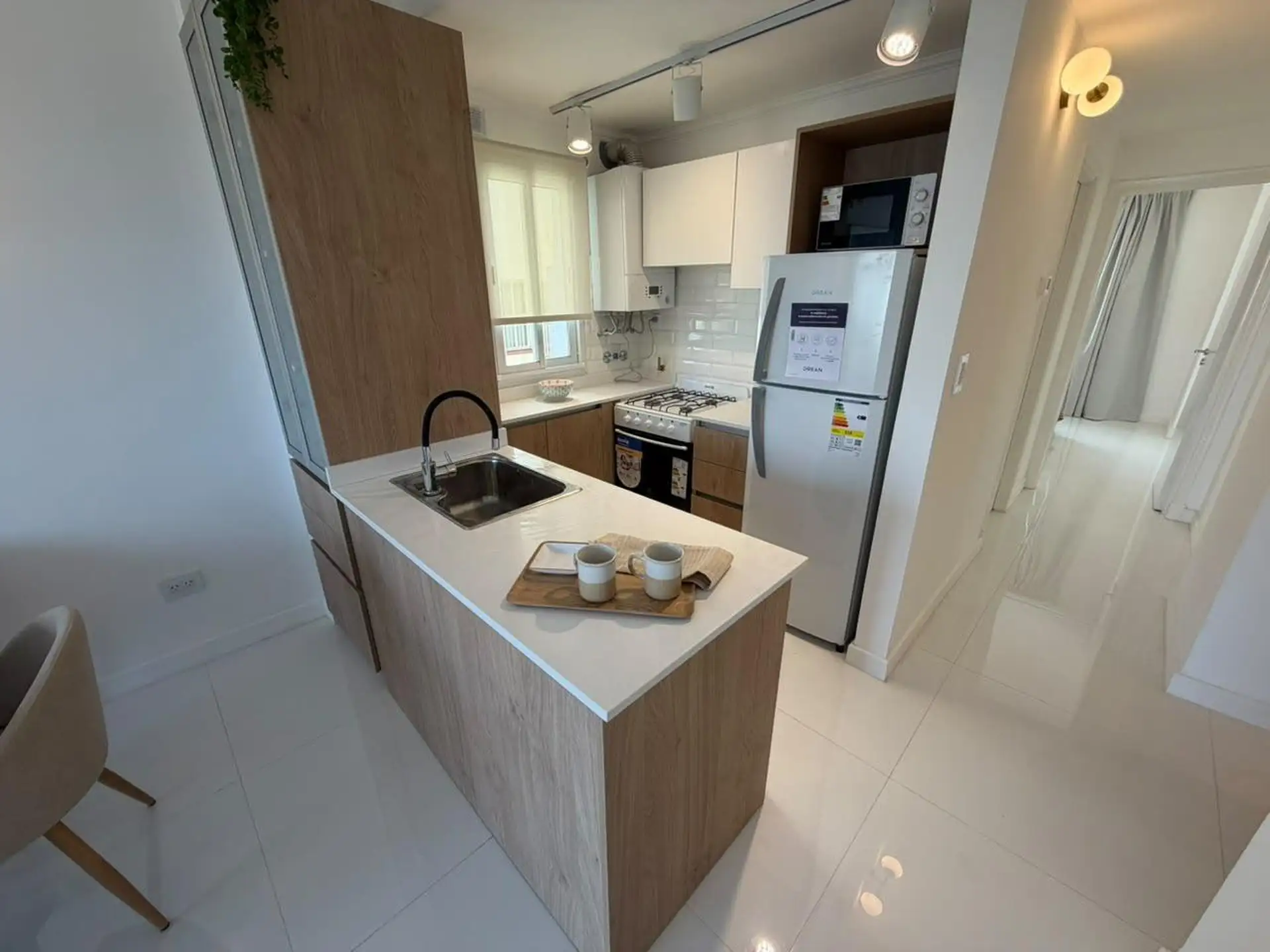 Venta departamento - 2 ambientes - A la calle - Balcón Francés - Reciclado - Centro - Mar del Plata
