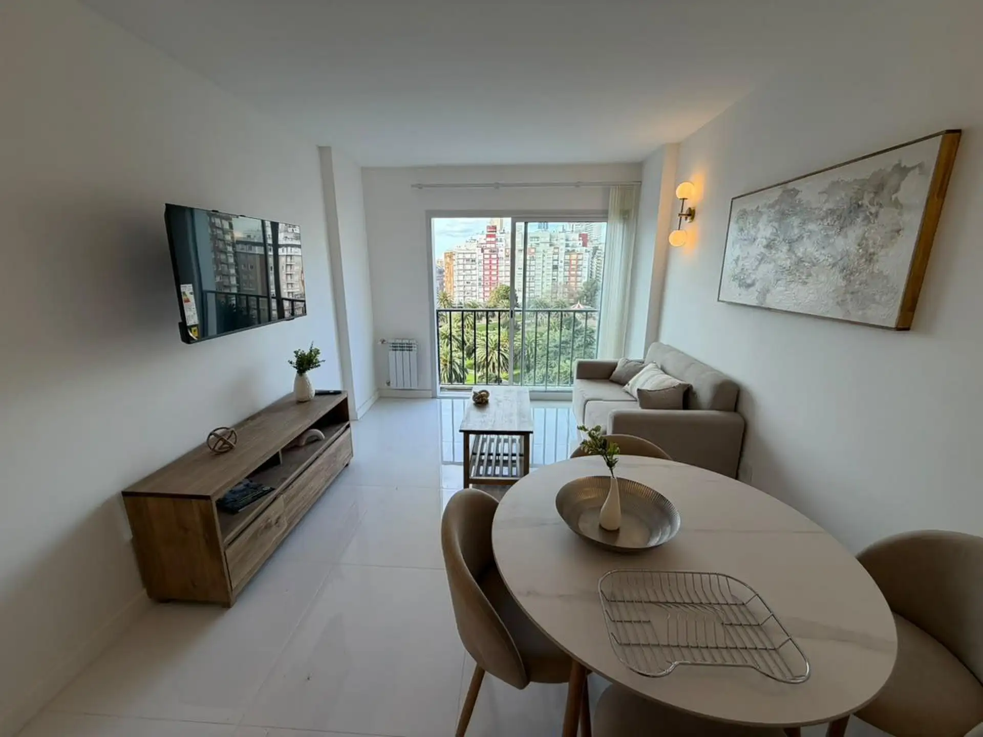 Venta departamento - 2 ambientes - A la calle - Balcón Francés - Reciclado - Centro - Mar del Plata