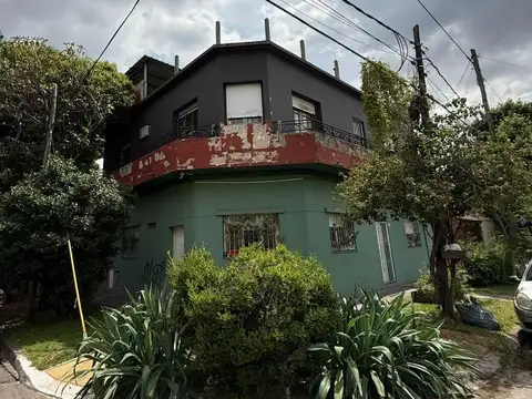 venta PH tipo casa 4 ambientes con garage y terraza