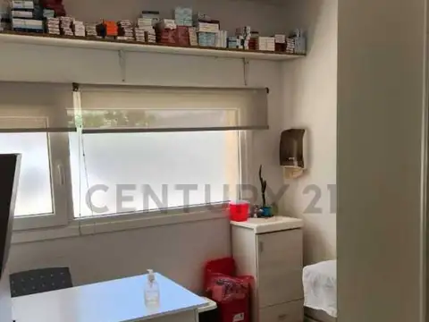 VENTA LOCAL COMERCIAL Y CONSULTORIOS MEDICOS SAN MARTIN DE LOS ANDES. CASCO CENTRICO