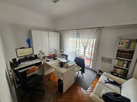 Oficina en Alquiler en Microcentro al Frente